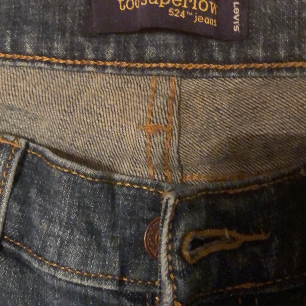 Levis - Picture 3 of 5
